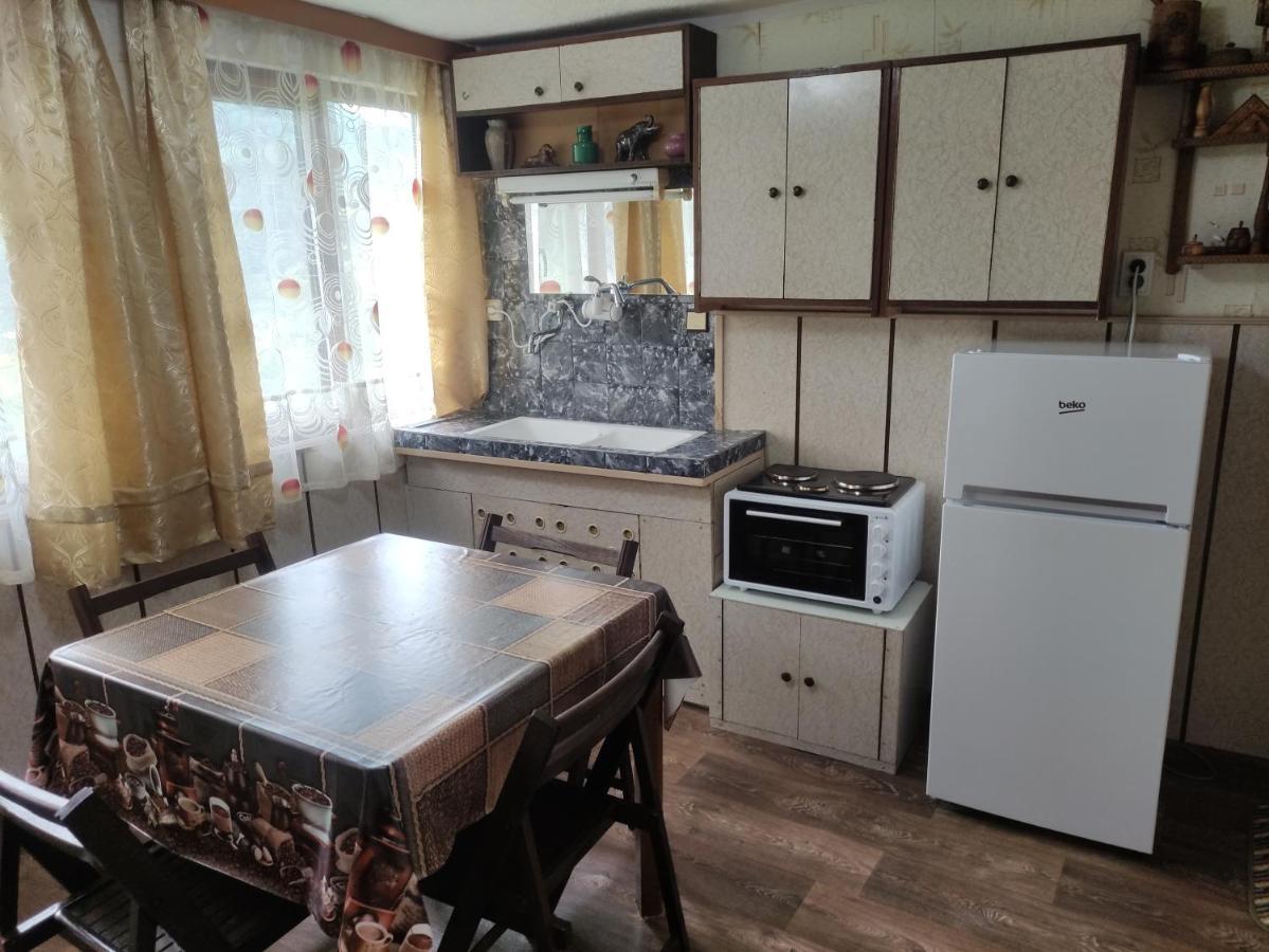 Holiday Home Lyubovo Gabrovo Exterior photo